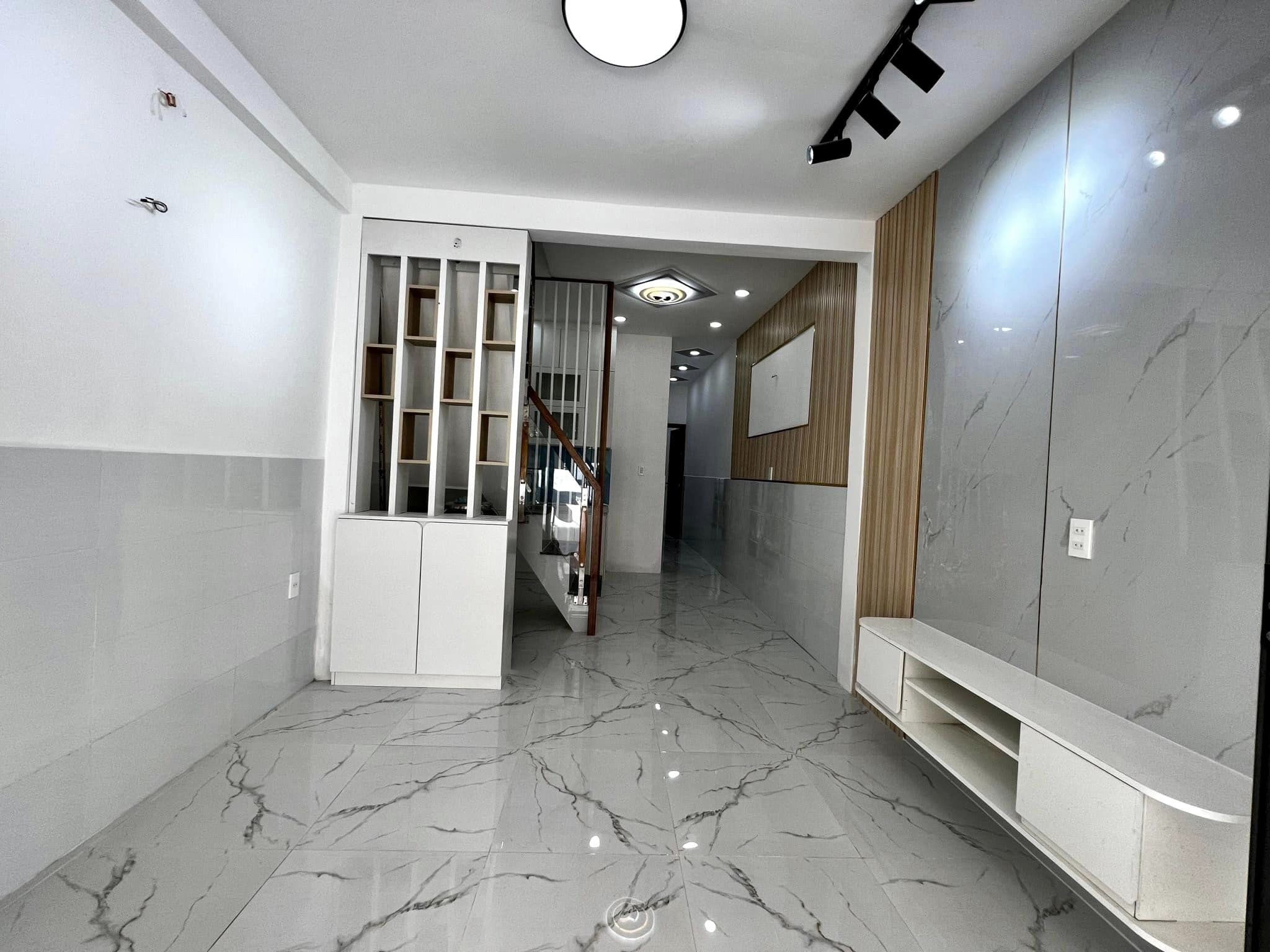 Bán nhà hẻm 83 Hồ Hảo Hớn, Cô Giang, Quận 1- 39m2