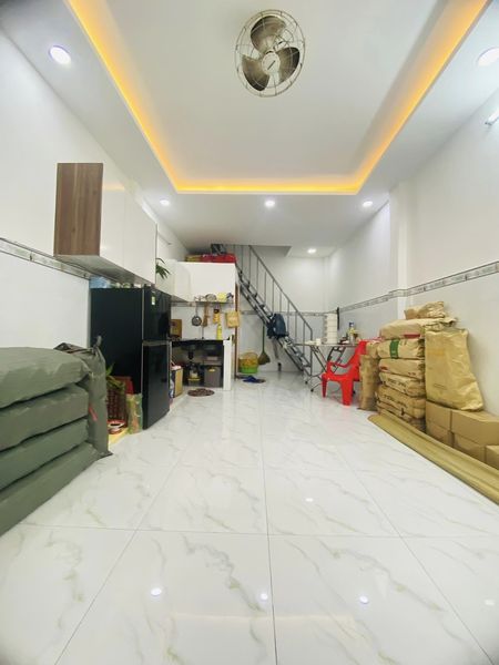 Bán nhà hẻm 140 Hàn Hải Nguyên, Phường 8, Quận 11 - 28m2