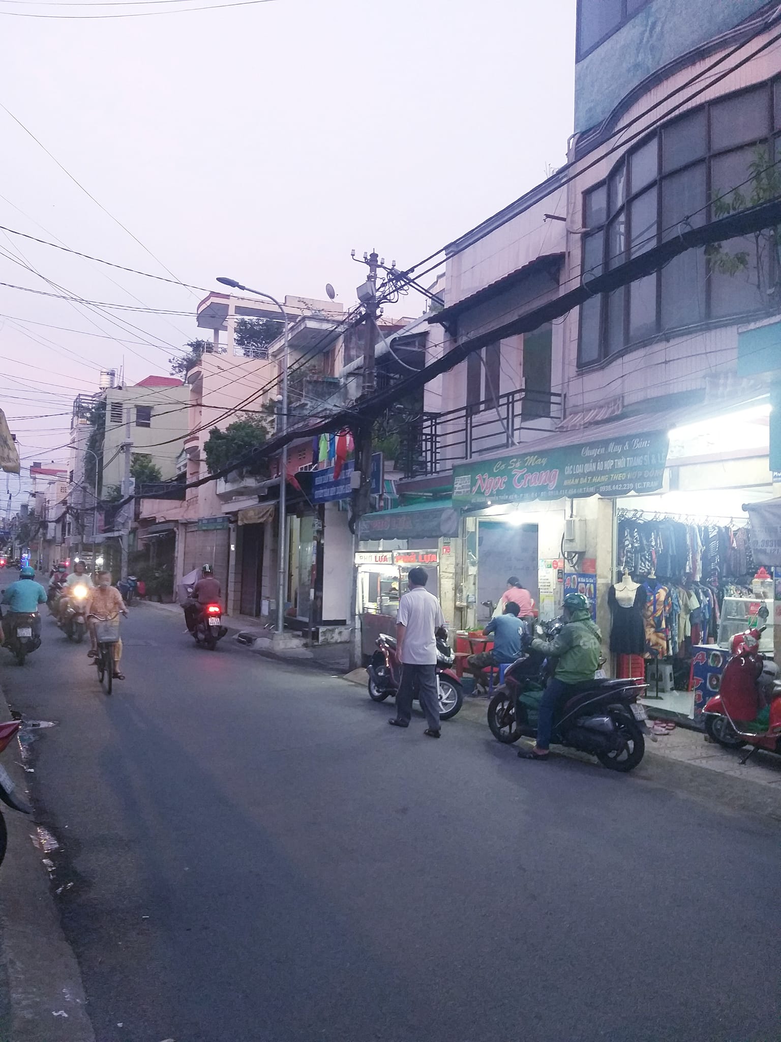Bán nhà mặt tiền Nguyễn Thần Hiến, Phường 18 Quận 4 - 30m2