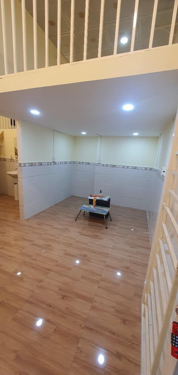 Bán nhà hẻm 236 Trần Phú, Phường 9, Quận 5 - 20m2