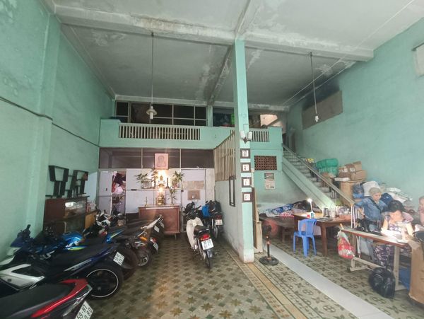 Bán nhà hẻm 33 Trần Bình Trọng, Phường 1 Quận 5 - 200m2